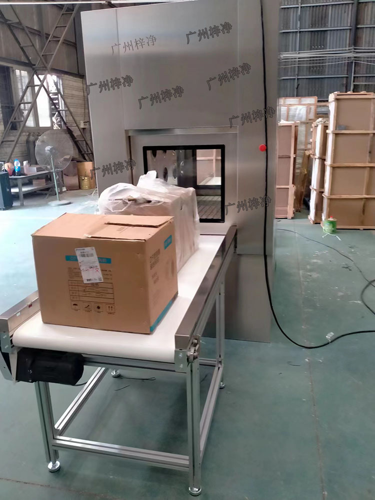 輸送線風(fēng)淋傳遞窗與輸送線貨淋室是潔凈室中用于物品傳遞和空氣凈化的關(guān)鍵設(shè)備。